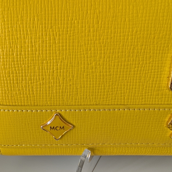 Authentic MCM Visetos Long Wallet in Rare Lemon Yellow - Picture 8 of 15